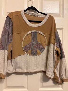 POL Cozy Neutral Pullover in Cream & Tan